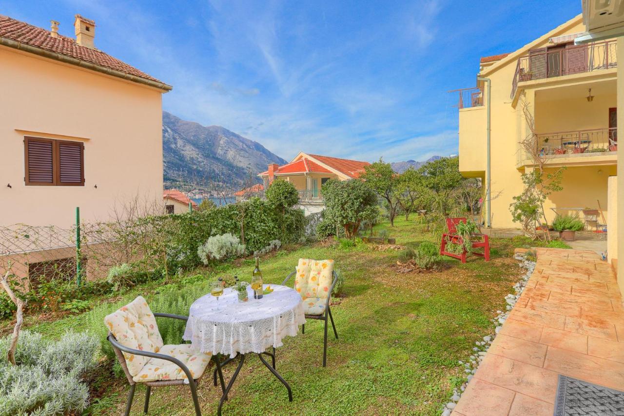 Apartment Castellino Kotor Exteriör bild